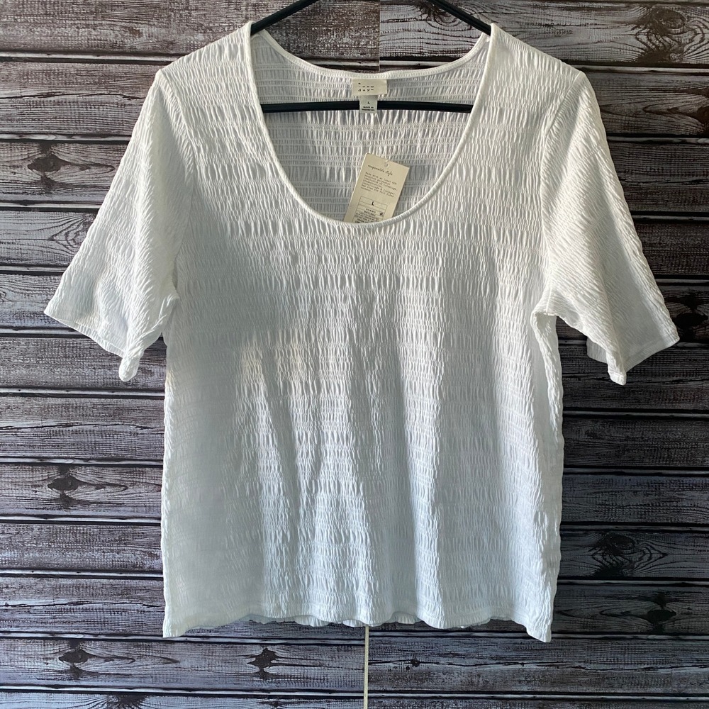 A New Day Women's Short-Sleeved Top Size L‎ White Smocked Textured like new